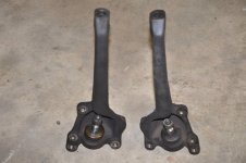 Leftandrightsteeringspindles.jpg Leftandrightsteeringspindles.jpg